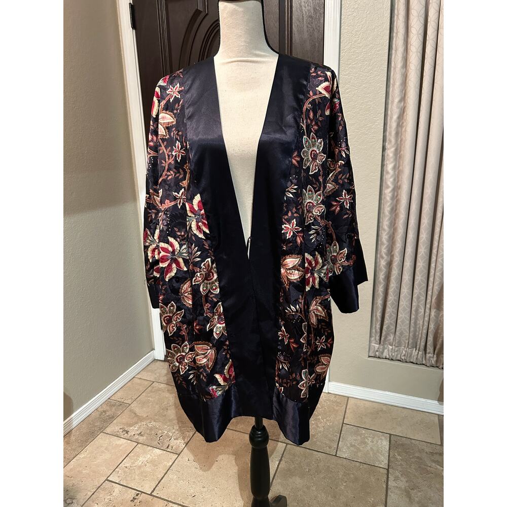 Vintage Gold Label Victoria’s Secret Navy Floral Satin Robe